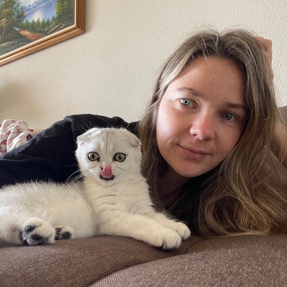 Meet your Posher, Amy - Picture 1 of 1